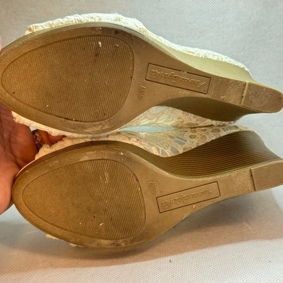 American Eagle Krissy Crochet Lace Peep Toe Wedge  Women Size 6.5 - Picture 10 of 11